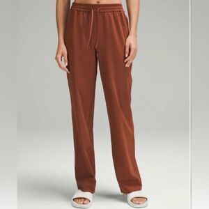 NWOT Lululemon Luxtreme mid-rise straight leg trouser dark terracotta size XS